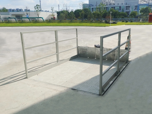 Customization M3-025130-D2K Loading Dock Table with Handrail and Loading Flap